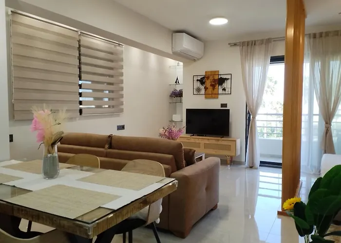 Théa Boutique Residence, Luxury Living * Cos